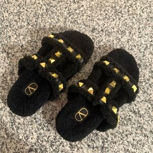 Valentino Slides